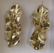 Load image into Gallery viewer, 14KT Gold Vulva Earrings