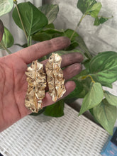 Load image into Gallery viewer, 14KT Gold Vulva Earrings